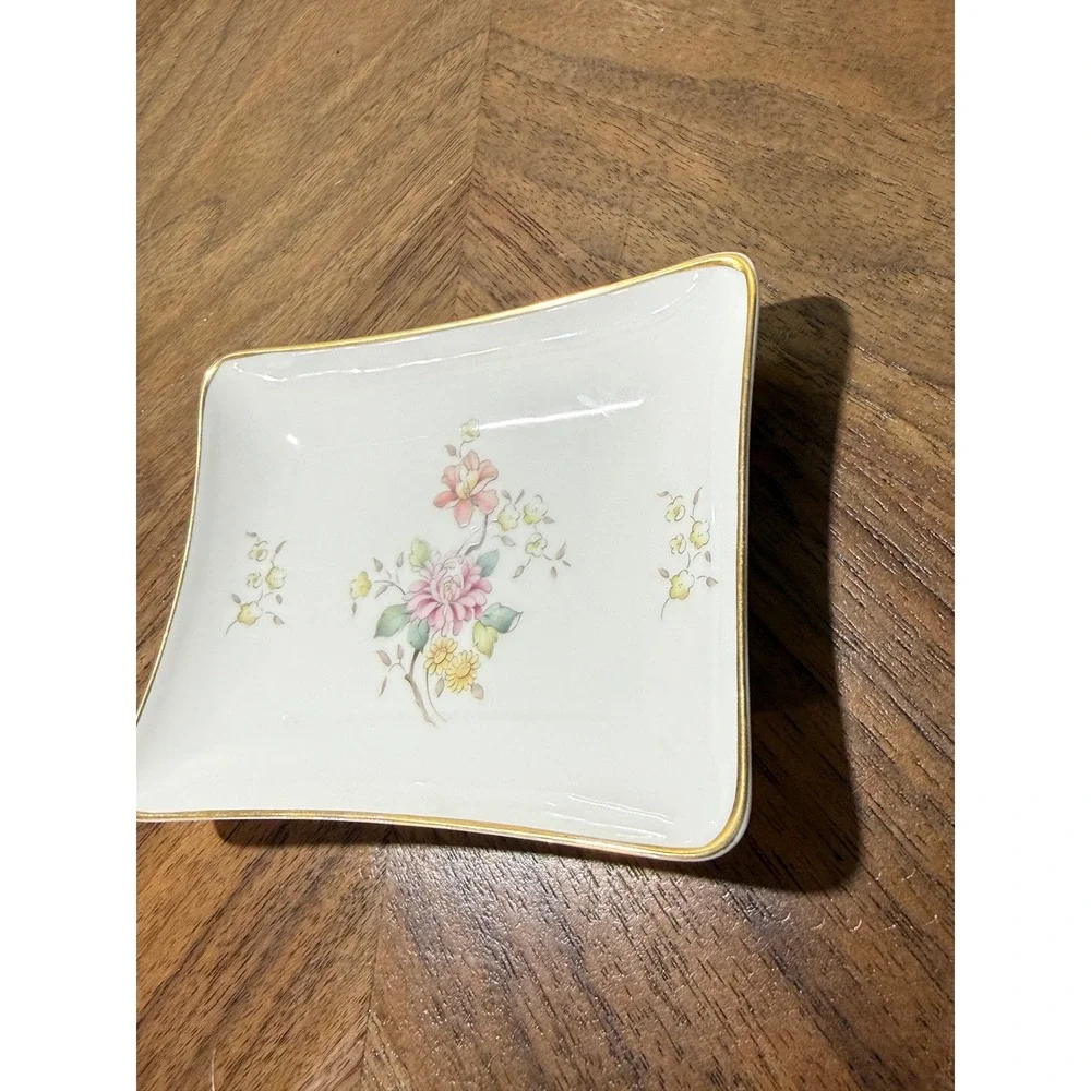 Royal Doulton Mystic Dawn H.5103 Fine Bone China Trinket Dish Gold Rim Floral